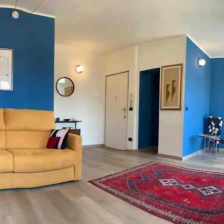 Apartment San Donato District Colourful Turin